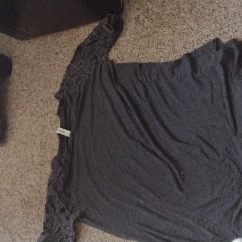 Women's size larger black blouse cute sleeves-055d